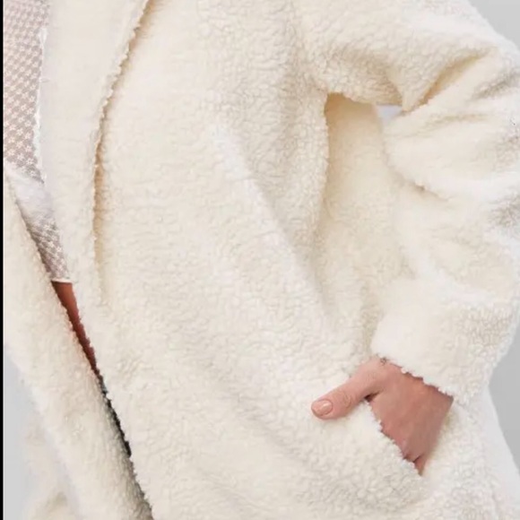 Zaful faux fur fuzzy coat - Picture 10 of 12